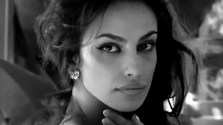 Madalina Diana Ghenea, la gran belleza rumana de Paolo ...